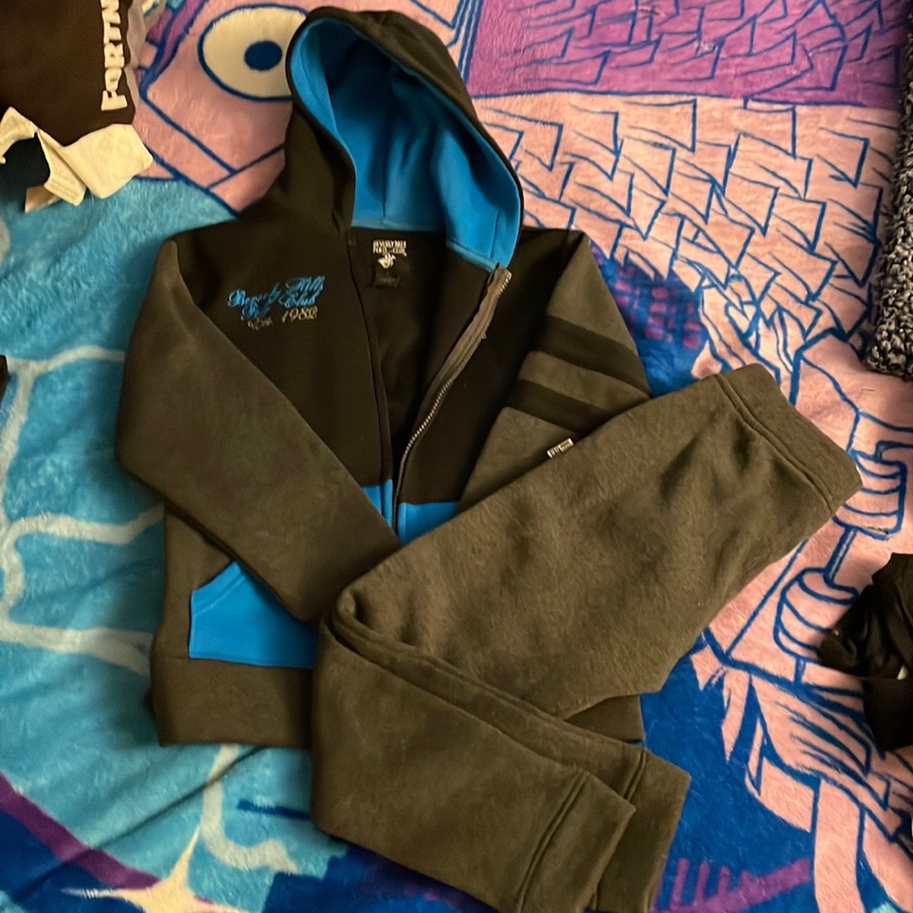 Boys polo sweat suit size 6 like new